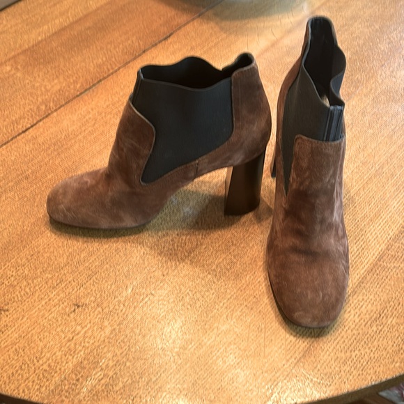 Brown suede Tods bootie - Picture 2 of 4